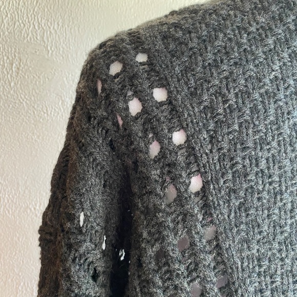 Vince charcoal cable knit crewneck sweater with open stitching. Size M - Picture 7 of 12